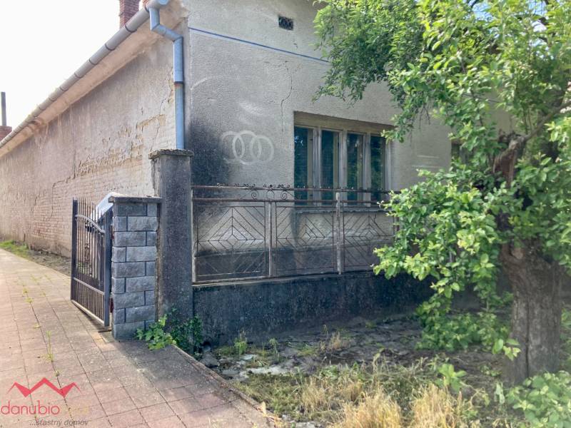 Pozemok, starý rodinný dom, na predaj, Vlčany, Šaľa, Danubioreal, realitná kancelária, Helena Schulczová, Komárno