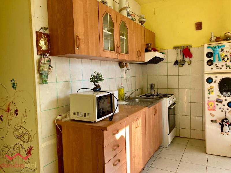 4-izbový, byt, na predaj, s balkónom, Komárno, Helena Schulczová, Danubioreal, realitná kancelária