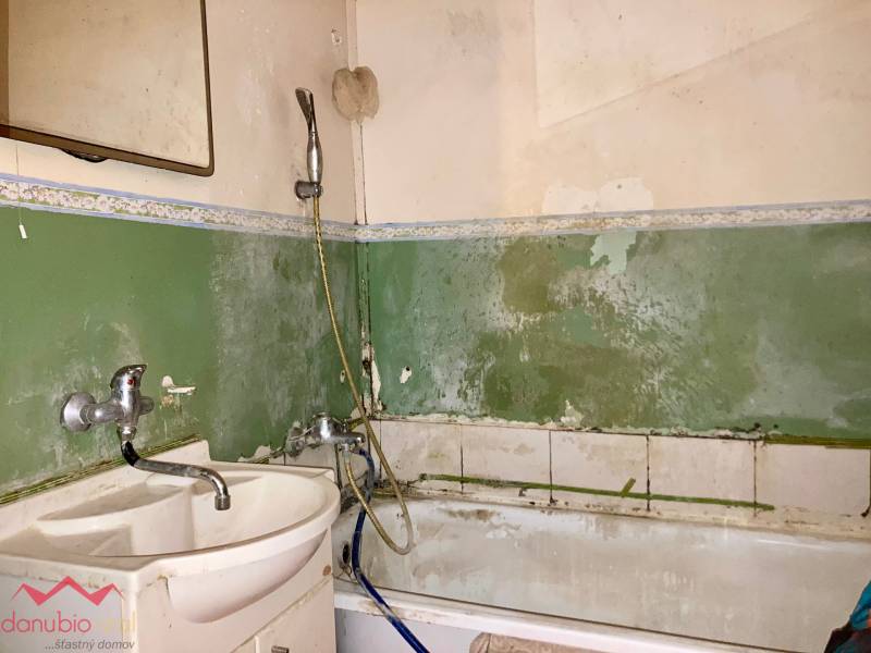 4-izbový, byt, na predaj, s balkónom, Komárno, Helena Schulczová, Danubioreal, realitná kancelária