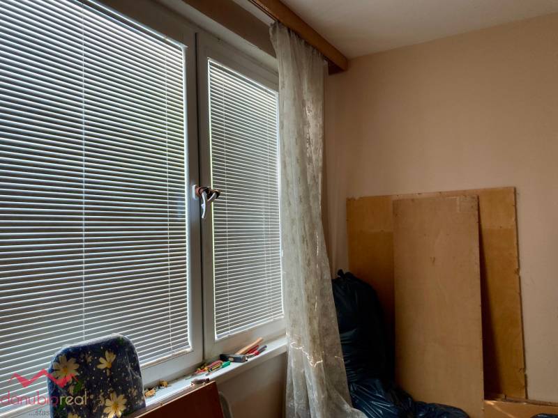 4-izbový, byt, na predaj, s balkónom, Komárno, Helena Schulczová, Danubioreal, realitná kancelária