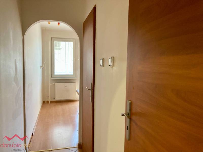 Na prenájom, 3 izbový byt, Komárno, Danubioreal, realitná kancelária, Helena Schulczová
