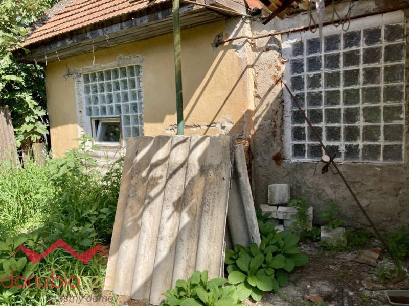 Rodinný dom, na predaj, Komárno, Danubioreal realitná kancelária, Helena Schulczová