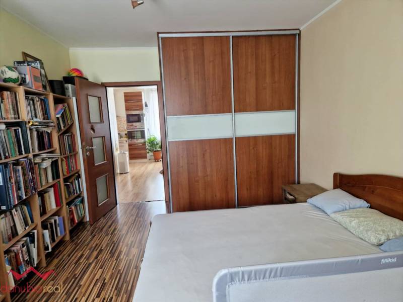 3 izbový klimatizovaný byt, na predaj, Komárno, eladó lakás, Danubioreal realitná kancelária, Helena Schulczová.jpg