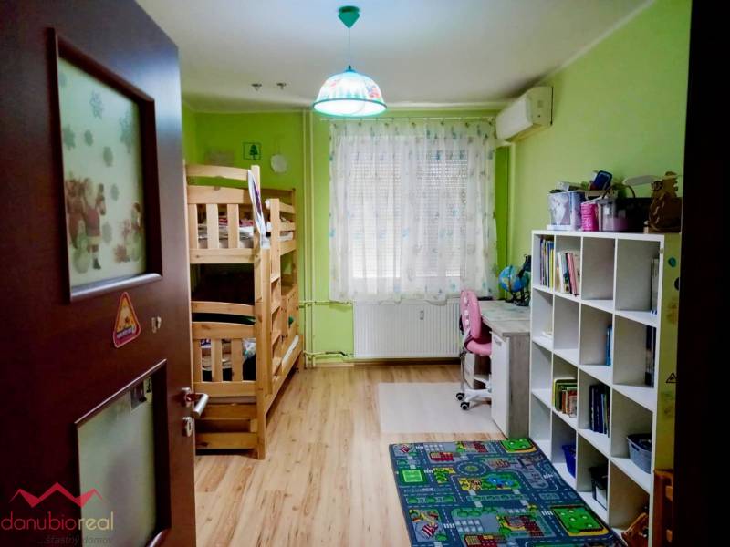 3 izbový prerobený byt, na predaj, Komárno, eladó lakás, Danubioreal realitná kancelária, Helena Schulczová.jpg