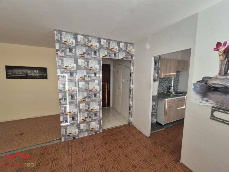 1-izbový byt na predaj, eladó 1 szobás lakás, Komárno, Danubioreal, realitná kancelária, Helena Schulczová.jpeg