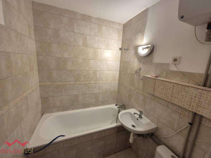 1-izbový byt na predaj, eladó lakás, Komárno, Danubioreal realitná kancelária, Helena Schulczová.jpeg