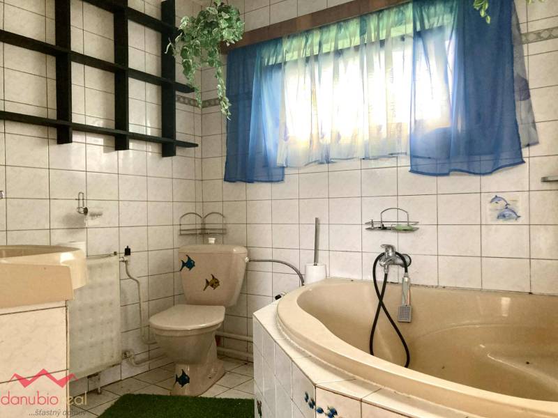 Rodinný dom, na predaj, Komárno, Letecké pole, Danubioreal realitná kancelária, Helena Schulczová