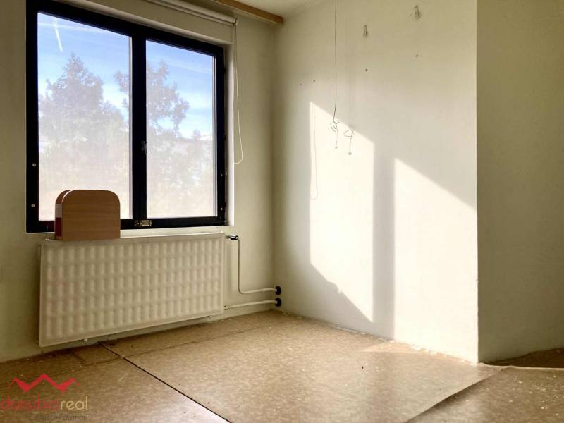 Rodinný dom, na predaj, Komárno, Letecké pole, Danubioreal realitná kancelária, Helena Schulczová