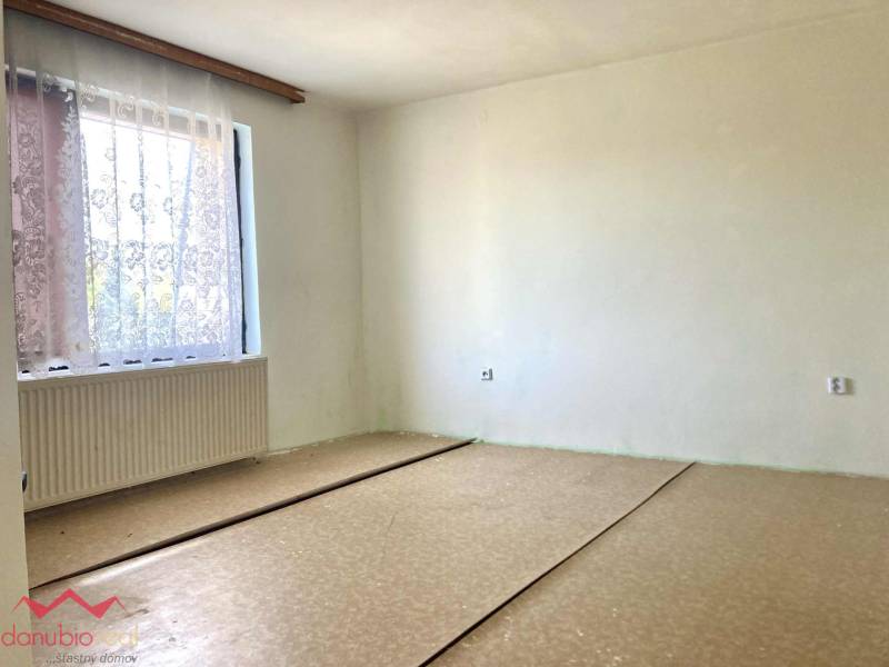 Rodinný dom, na predaj, Komárno, Letecké pole, Danubioreal realitná kancelária, Helena Schulczová