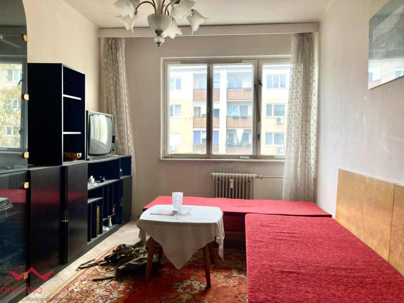 3 izbový byt, na predaj, centrum, Komárno, eladó lakás, pôvodný stav, na prerábku, Danubioreal- realitná kancelária, Helena Schulczová