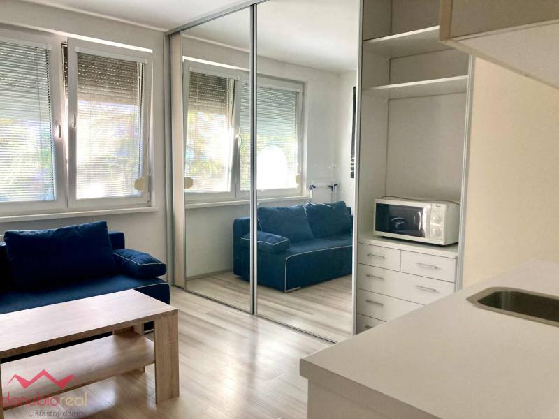 Garsoónka, na predaj, eladó garzon, Komárno, Danubioreal- realitná kancelária, Helena Schulczová