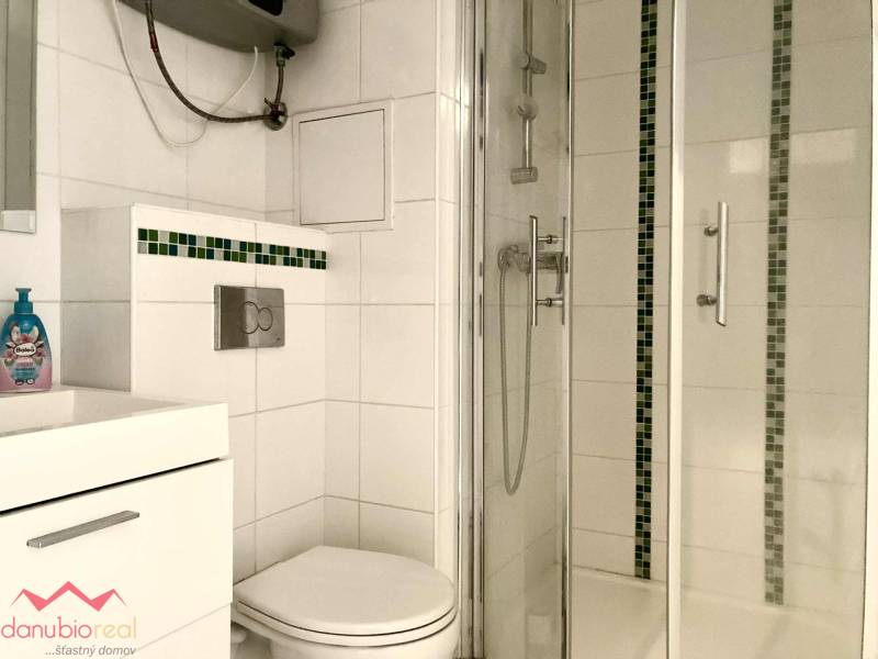 Garsoónka, na predaj, eladó garzon, Komárno, Danubioreal- realitná kancelária, Helena Schulczová