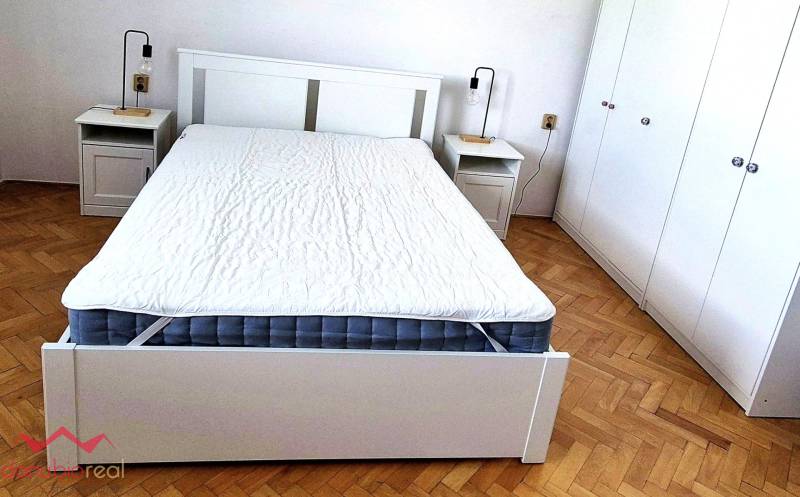 Na prenájom, 3-izbový byt, s garážou, centrum Komárna, Komárno, prerobený, zariadený, Danubioreal- realitná kancelária, Helena Schulczová