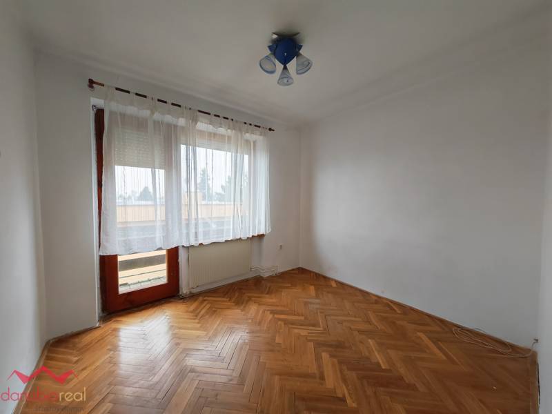 Danubioreal - realitna kancelária, Ing. Irena Petrovicsová, na prenájom rodinný dom v Komárne, bérbe kiadó családi 4.jpg