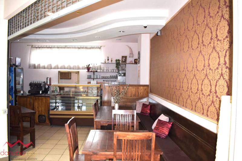 Danubioreal - realitna kancelária, Ing. Irena Petrovicsová -na prenájom  obchodný priestor  v Komárne -5.jpg