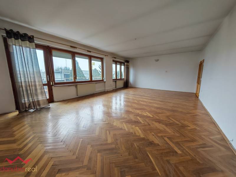 Danubioreal - realitna kancelária, Ing. Irena Petrovicsová, na prenájom rodinný dom v Komárne, bérbe kiadó családi 2.jpg