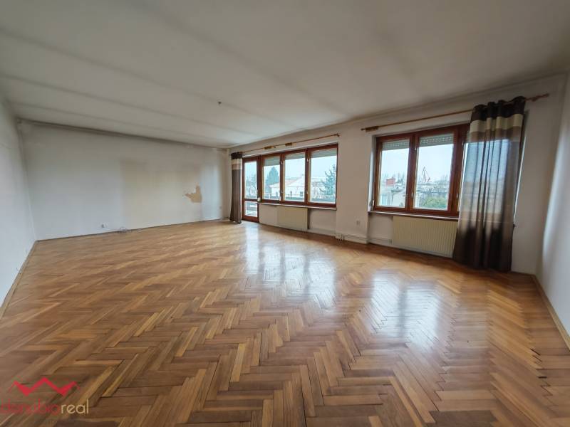 Danubioreal - realitna kancelária, Ing. Irena Petrovicsová, na prenájom rodinný dom v Komárne, bérbe kiadó családi 3.jpg