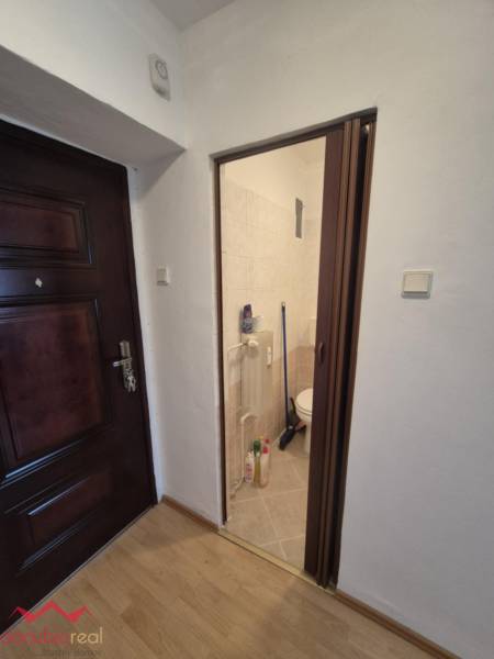 2-izbový byt, na predaj, prerobený, Komárno, Danubioreal- realitná kancelária, Helena Schulczová