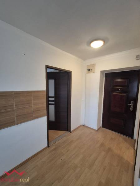 2-izbový byt, na predaj, prerobený, Komárno, Danubioreal- realitná kancelária, Helena Schulczová