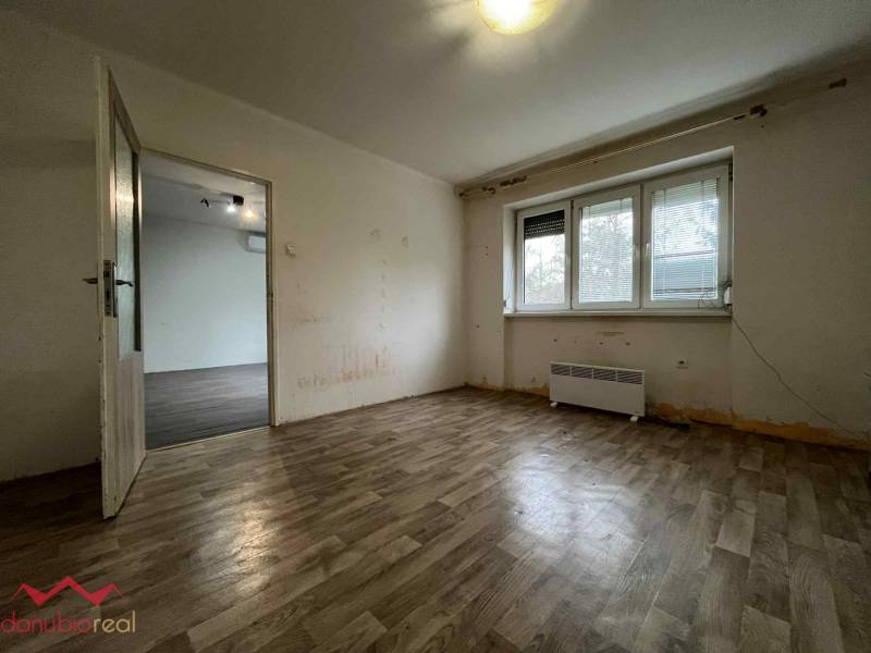 3 izbový byt, na predaj, Komárno, Danubioreal- realitná kancelária, Helena Schulczová