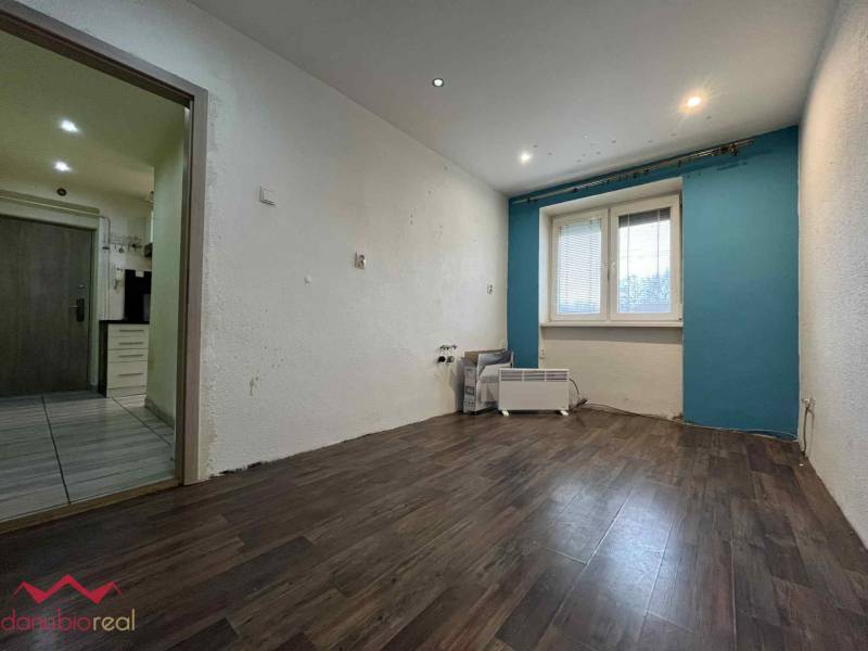 3 izbový byt, na predaj, Komárno, Danubioreal- realitná kancelária, Helena Schulczová