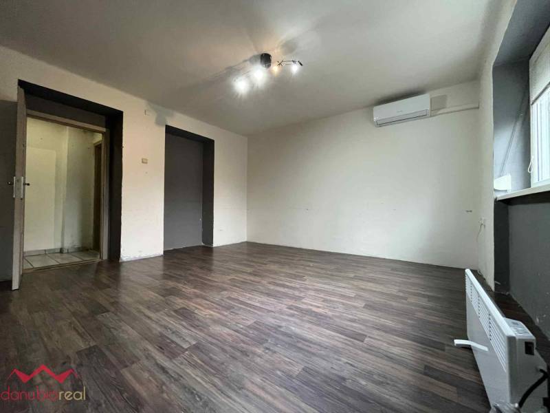 3 izbový byt, na predaj, Komárno, Danubioreal- realitná kancelária, Helena Schulczová