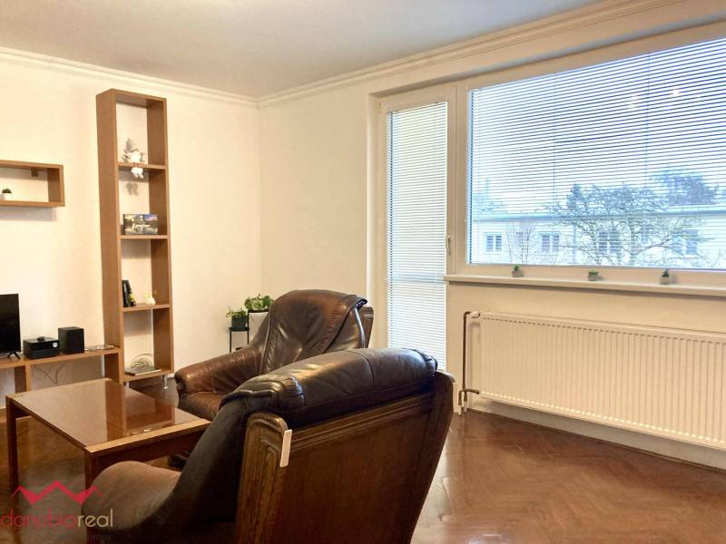 Na prenájom, 3-izbový byt, centrum Komárna, Komárno, prerobený, zariadený, Danubioreal- realitná kancelária, Helena Schulczová