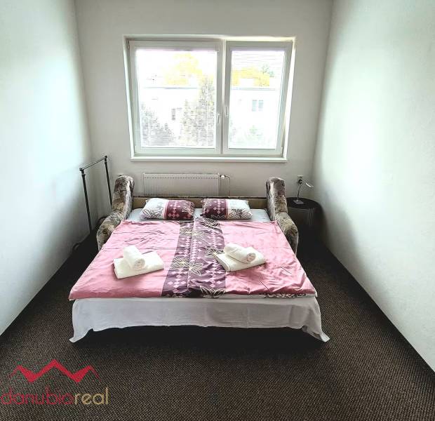 Na prenájom, 3-izbový byt, centrum Komárna, Komárno, prerobený, zariadený, Danubioreal- realitná kancelária, Helena Schulczová