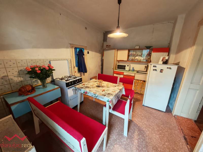 Danubioreal - realitna kancelária, Ing. Irena Petrovicsová, na predaj rodinný dom v Komárne , eladó családi ház 1.jpg