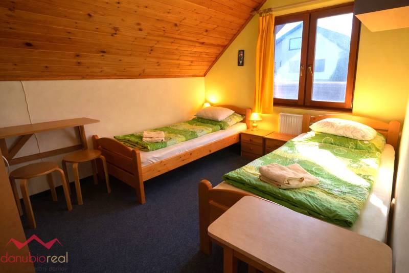 Danubioreal - realitna kancelária, Irena Petrovicsová , na predaj penzión v Podhájskej , eladó  panzió  Podhájszkában  7.jpg