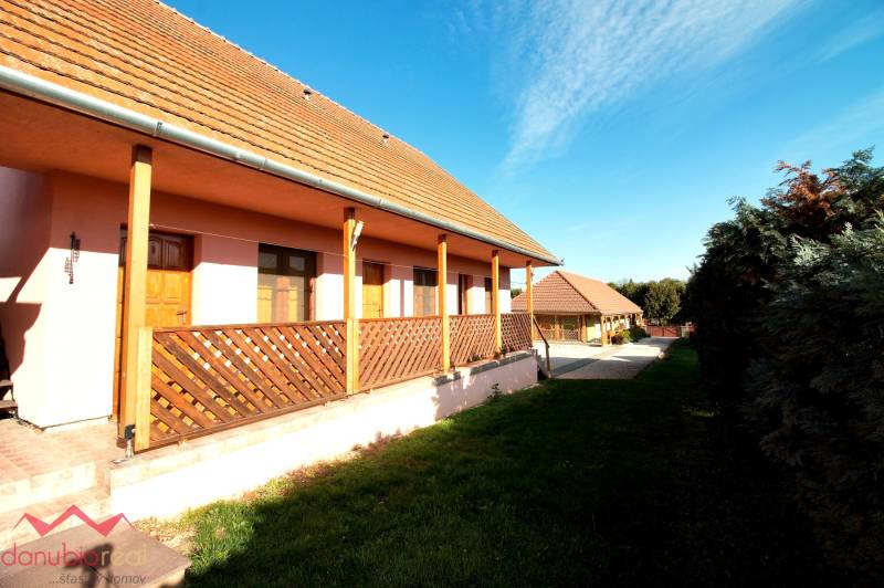 Danubioreal - realitna kancelária, Irena Petrovicsová , na predaj penzión v Podhájskej , eladó  panzió  Podhájszkában  1.jpg