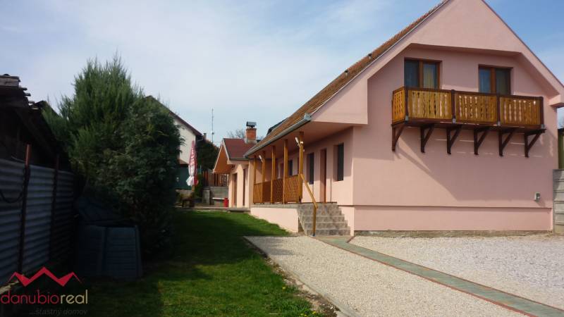 Danubioreal - realitna kancelária, Irena Petrovicsová , na predaj penzión v Podhájskej , eladó  panzió  Podhájszkában  20.JPG