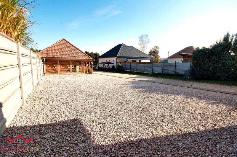 Danubioreal - realitna kancelária, Irena Petrovicsová , na predaj penzión v Podhájskej , eladó  panzió  Podhájszkában  2.jpg