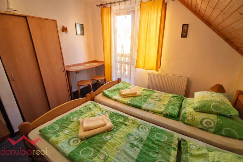 Danubioreal - realitna kancelária, Irena Petrovicsová , na predaj penzión v Podhájskej , eladó  panzió  Podhájszkában  4a.jpg