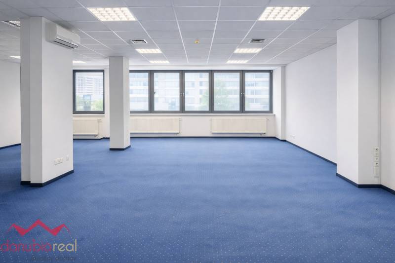 Danubioreal - realitna kancelária, Ing. Irena Petrovicsová -na prenájom  kancelárie v Komárne -5.jpg