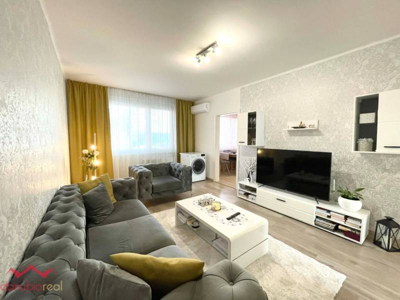 Kompletne prerobený, klimatizovaný, 3 izbový byt, so zariadením, na predaj, Komárno, Danubioreal- realitná kancelária, Helena Schulczová