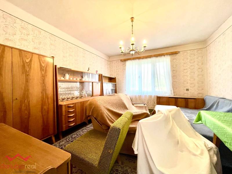 Rodinný dom, na predaj, veľký pozemok, 3094 m2, Dulovce, Danubioreal- realitná kancelária, Helena Schulczová