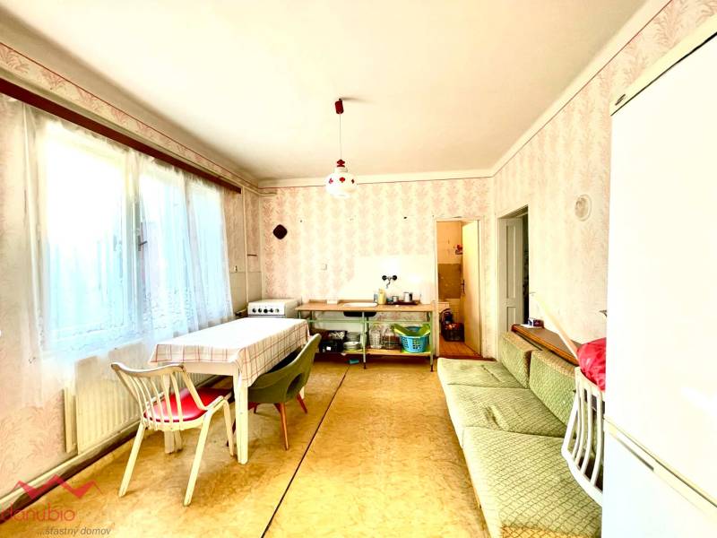 Rodinný dom, na predaj, veľký pozemok, 3094 m2, Dulovce, Danubioreal- realitná kancelária, Helena Schulczová