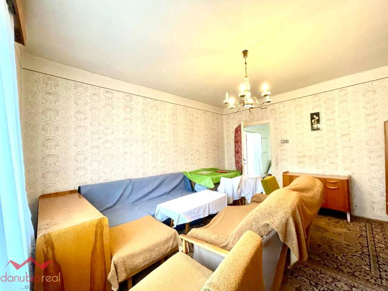 Rodinný dom, na predaj, veľký pozemok, 3094 m2, Dulovce, Danubioreal- realitná kancelária, Helena Schulczová