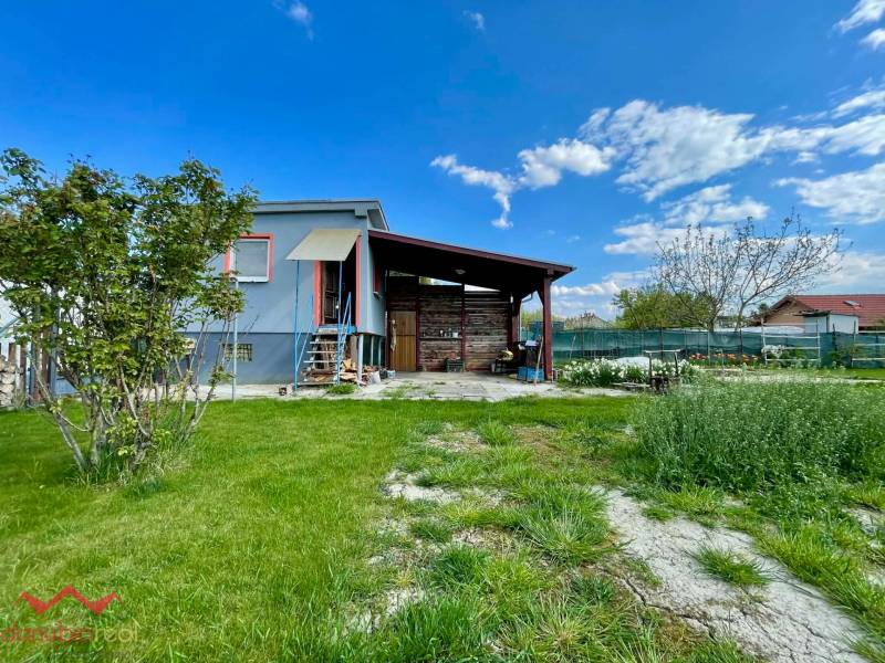 Na predaj, záhrada, chata, Nová Osada, Komárno, Danubioreal- realitná kancelária, Helena Schulczová