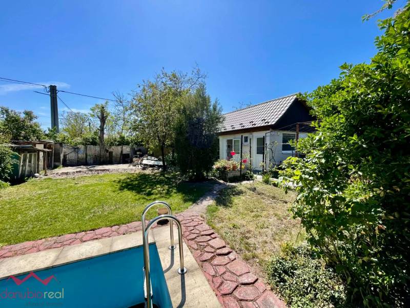 Celoročne obývateľný rodinný dom, záhrada, chata, na predaj, s bazénom, vínna pivnica, Komárno- Nová Stráž, Danubioreal- realitná kancelária, Helena Schulczová
