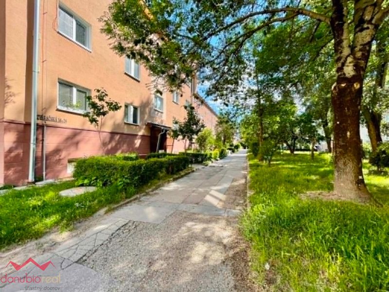 2 izbový byt, na predaj, predám, eladó 2 szobás lakás, Komárno, Danubioreal- realitná kancelária, Helena Schulczová, Komárno