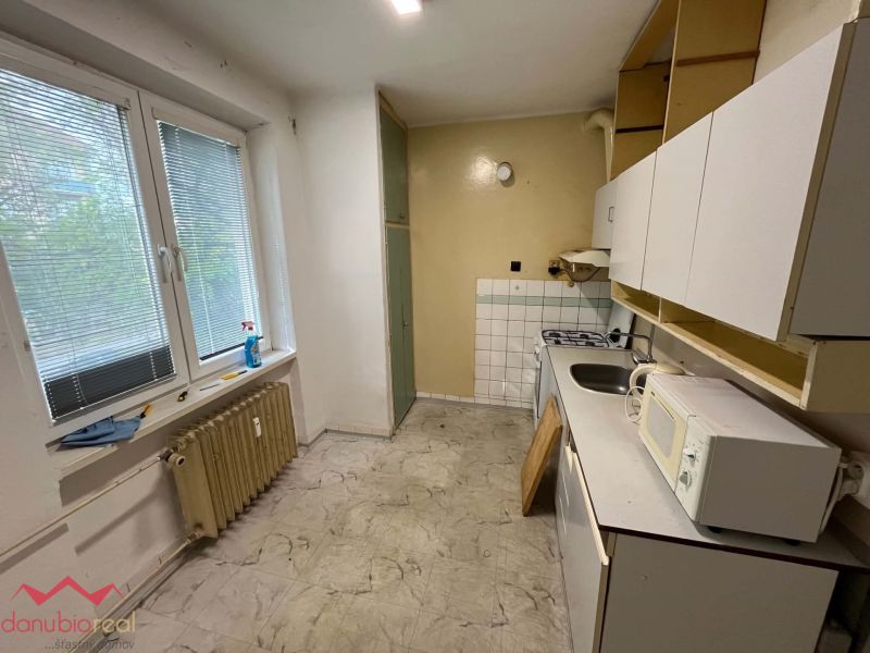 byt Nové Zámky 3 izbový, nové Zámky byt na predaj, pôvodný stav byt, 0908636096